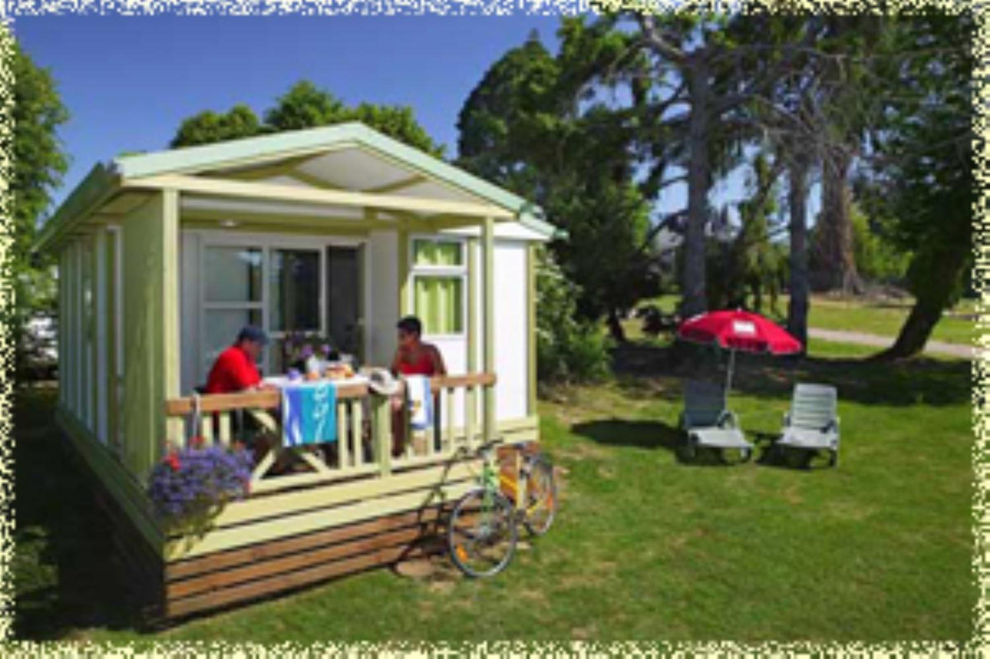 Hotellerie De Plein Air Camping Leychoisier Bonnac-la-Cote Luaran gambar